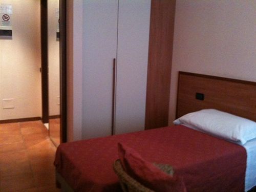 Hotel Nuovo Milan Exterior photo